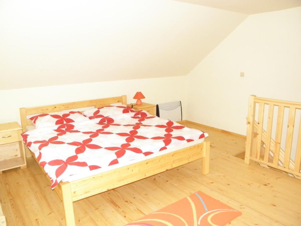 Penzion U Lisky Jarosov nad Nezarkou Zimmer foto
