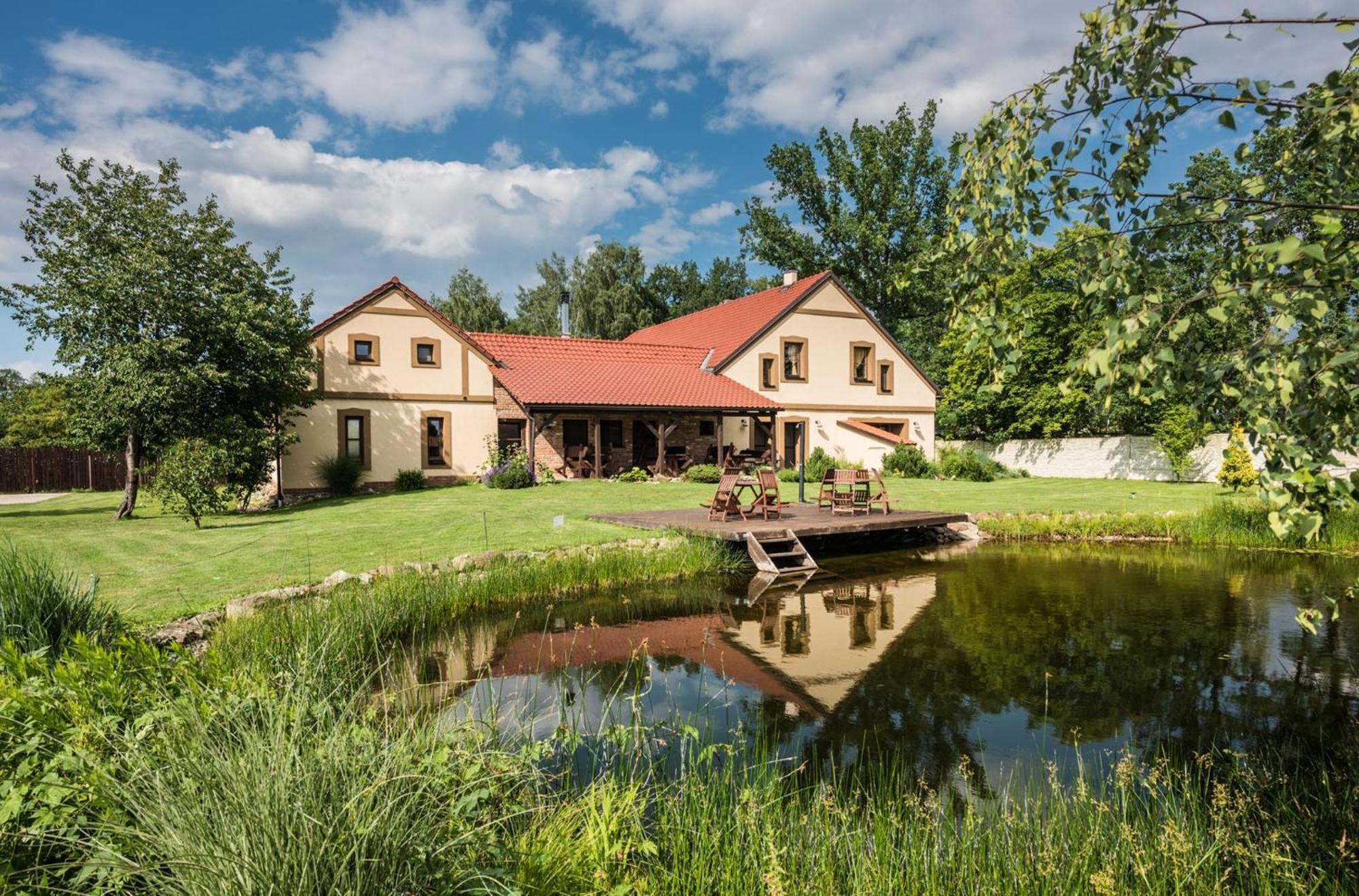 Penzion U Lisky Jarosov nad Nezarkou Exterior foto